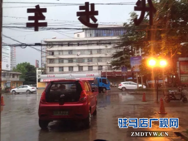 駐馬店突遭雷電暴雨冰雹夾擊