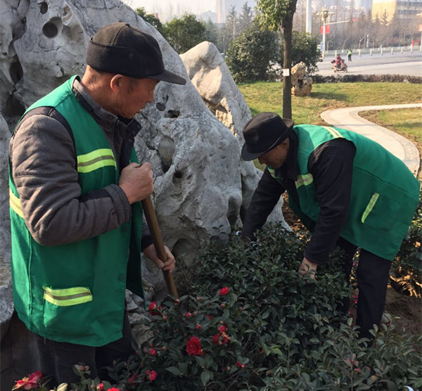 創(chuàng)建文明城市 爭(zhēng)做文明市民 愛(ài)護(hù)公共景觀 要從自身做起