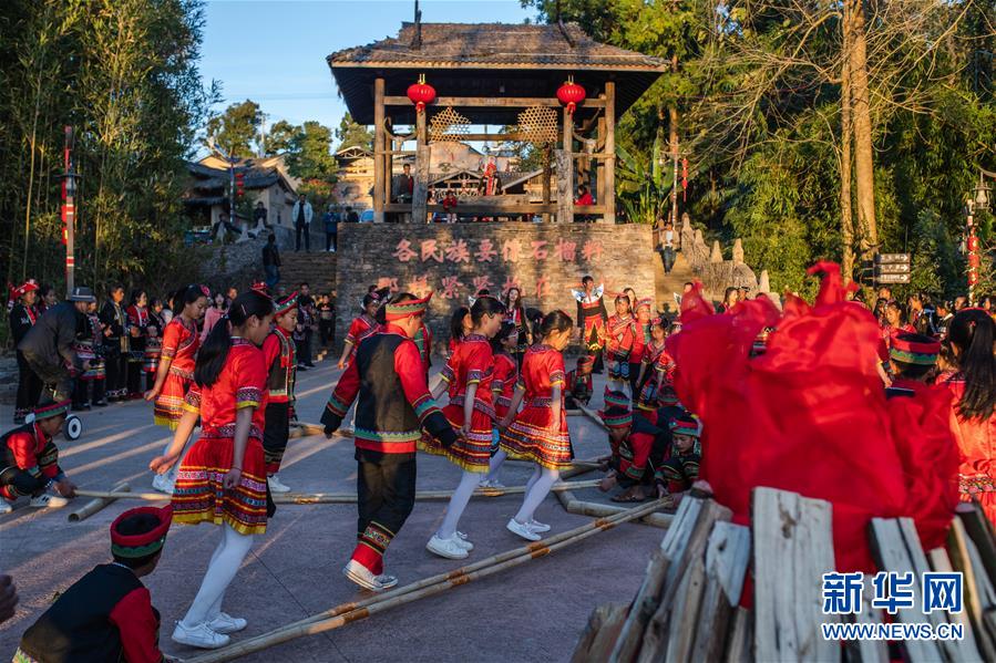 循著習(xí)近平總書記足跡感受新時代新年味