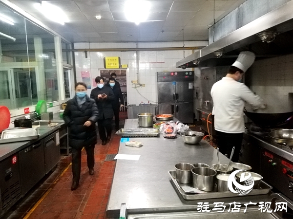 市市場監(jiān)管局督查定點餐飲企業(yè)：后廚就是你們的防疫戰(zhàn)線！