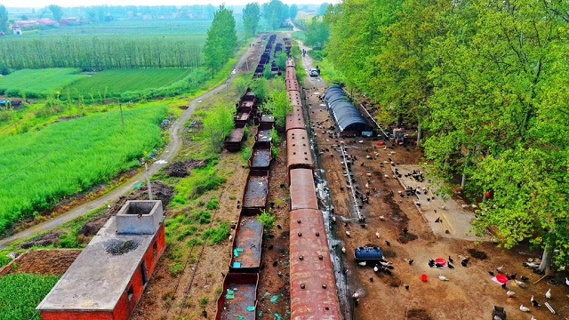 隨著汽車等新型運(yùn)輸方式的出現(xiàn)，窄軌小火車逐漸轉(zhuǎn)為貨運(yùn)直至完全停止運(yùn)行。