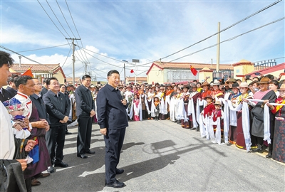 習(xí)近平在青?？疾鞎r(shí)強(qiáng)調(diào)堅(jiān)持以人民為中心深化改革開放深入推進(jìn)青藏高原生態(tài)保護(hù)和高質(zhì)量發(fā)展