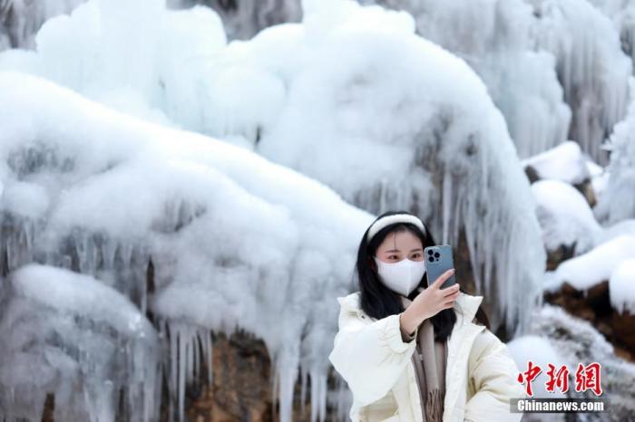 元旦假期“不走遠(yuǎn)，周邊玩” 冰雪游迎來熱潮