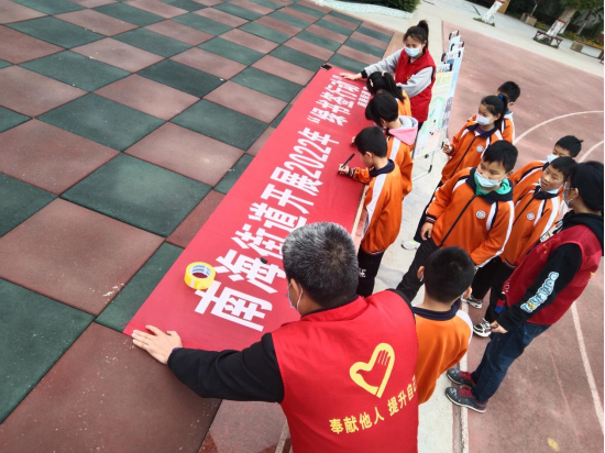 驛城區(qū)南海街道開展“掃黃打非”進(jìn)校園活動(dòng)