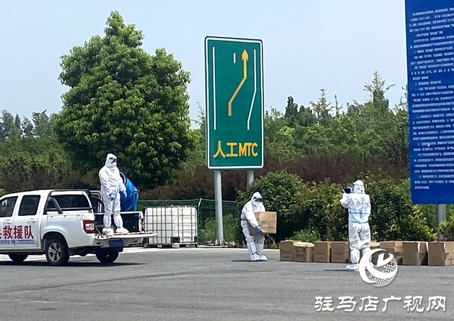 愛心企業(yè)向泌陽縣老兵救援隊捐贈84消毒液1800余瓶