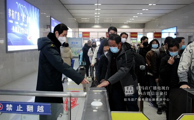 剛剛！記者在駐馬店站、駐馬店西站拍下這樣一幕…