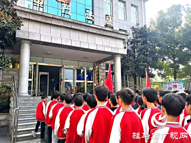 “零距離”學(xué)法 “沉浸式”庭審——泌陽(yáng)縣人民法院開展“公眾開放日”活動(dòng)