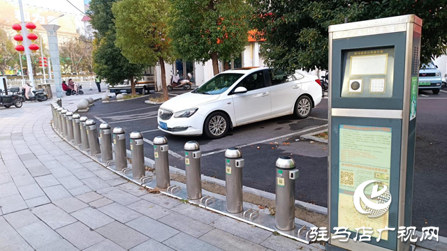 遺留在駐馬店街頭的公共自行車停車樁何日能拆除？