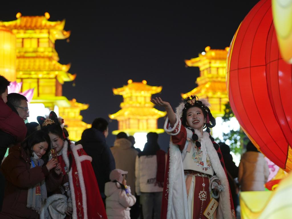 錦繡中國年丨這個春節(jié)，“龍龍”的年味里是濃濃文化味