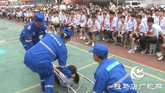 防溺水宣傳進(jìn)校園活動走進(jìn)遂平縣第二小學(xué)和車站中心小學(xué)