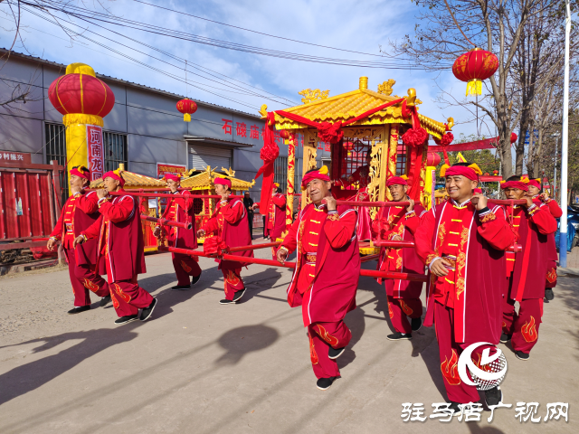 平輿縣十字路鄉(xiāng)開展傳統(tǒng)花轎文化藝術(shù)展演展示活動