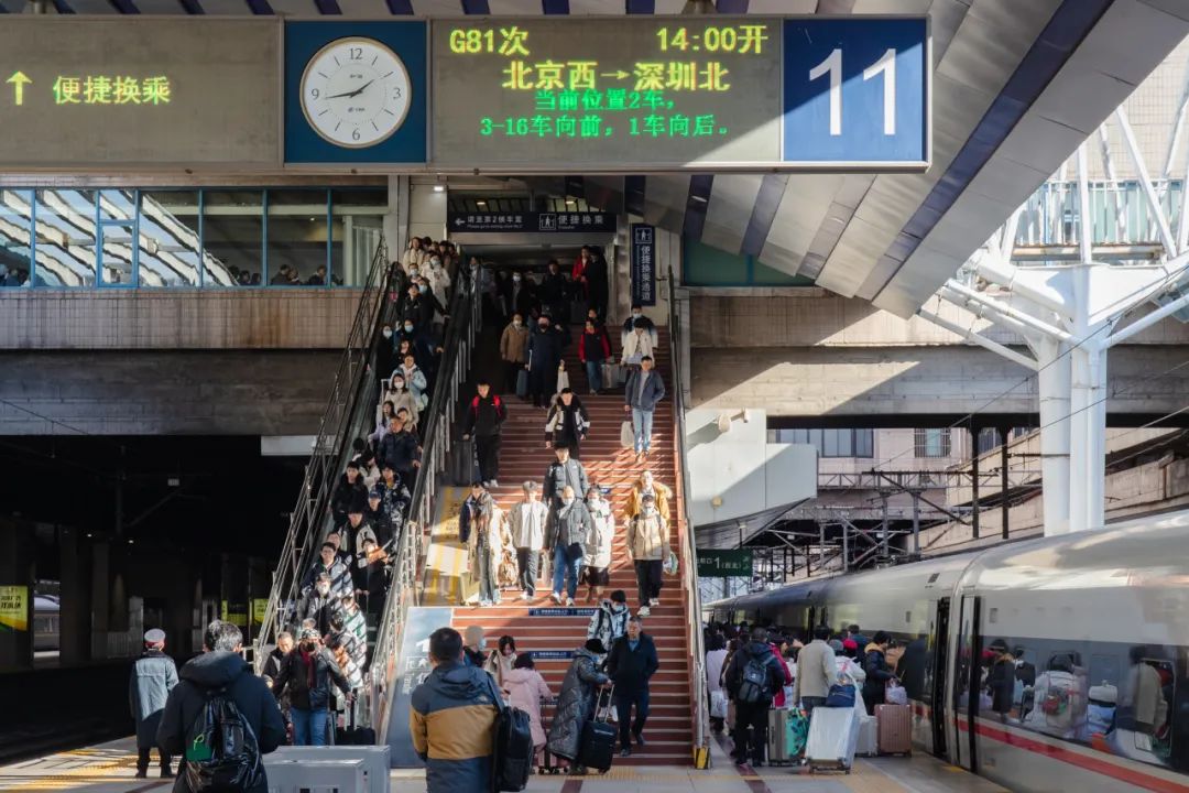 鐵路12306迎來(lái)節(jié)后返程車(chē)票發(fā)售最高峰